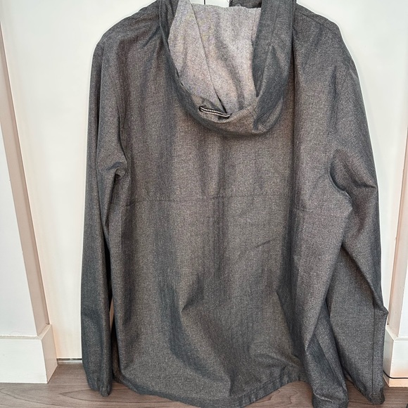 Zumiez - dravus windbreaker with front pouch and pockets. Button up quarter zip - Picture 2 of 7